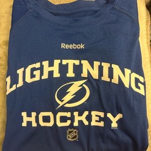Tampa Bay Lightning Hockey hat Men’s Tshirt Large